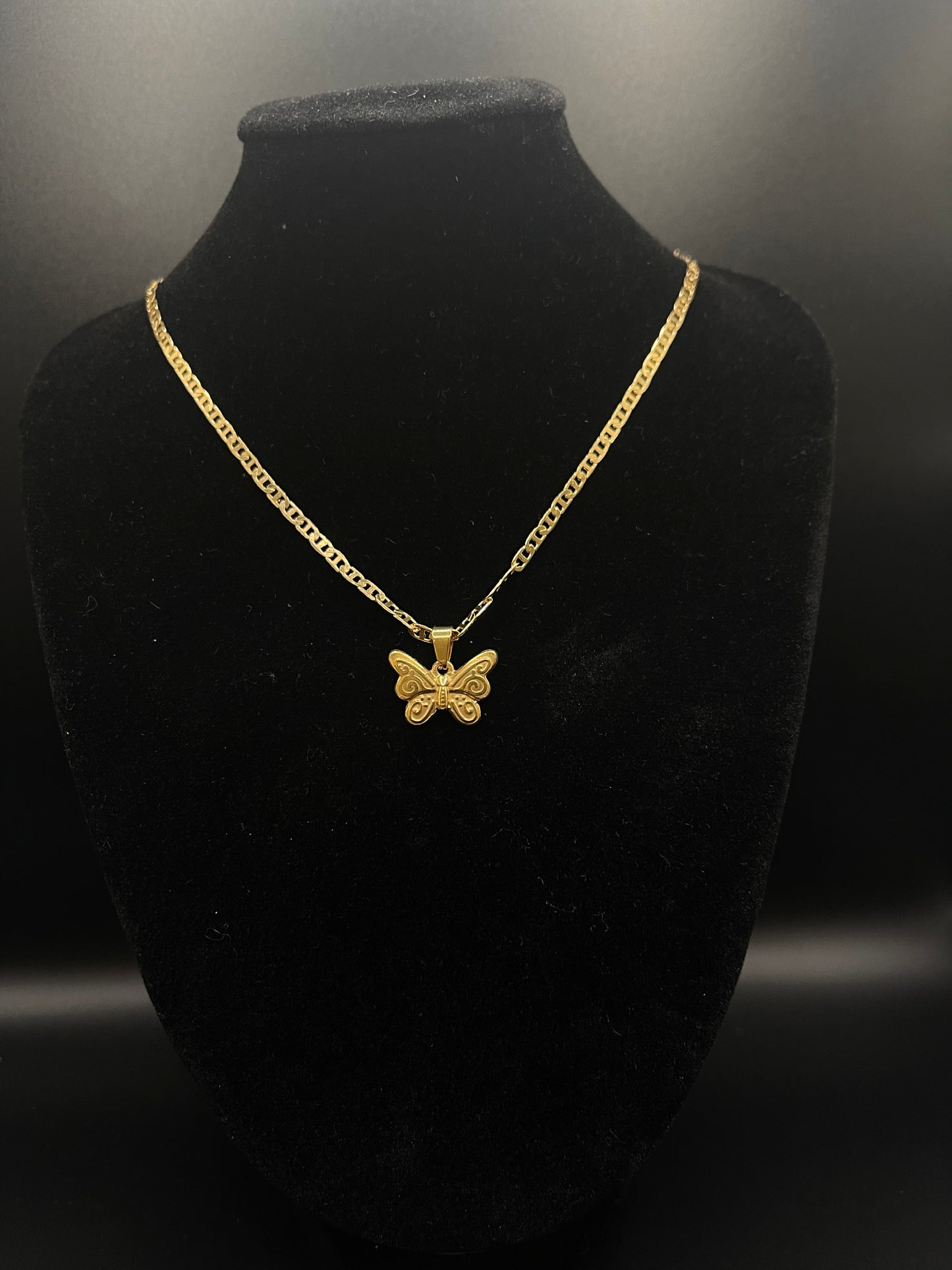 BUTTERFLY NECKLACE